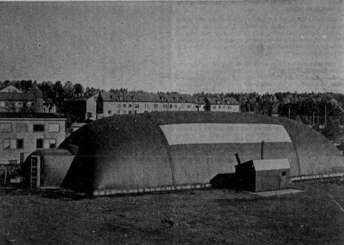 Extérieur d'une bulle de tennis gonflable